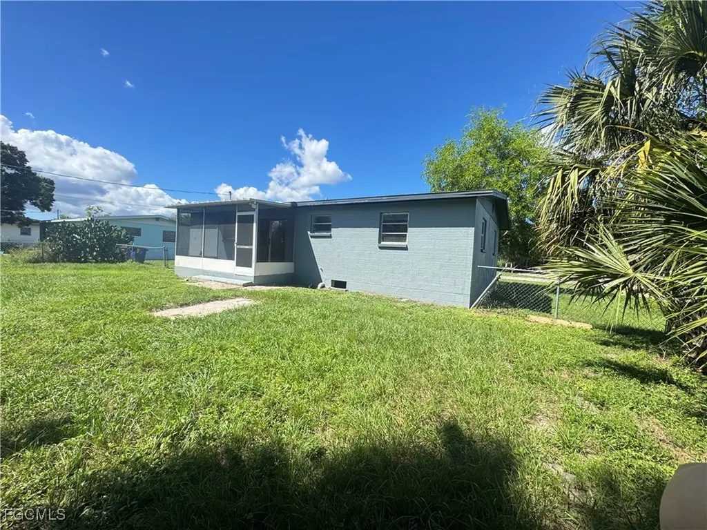 4976 Howard Street Fort Myers FL 33905