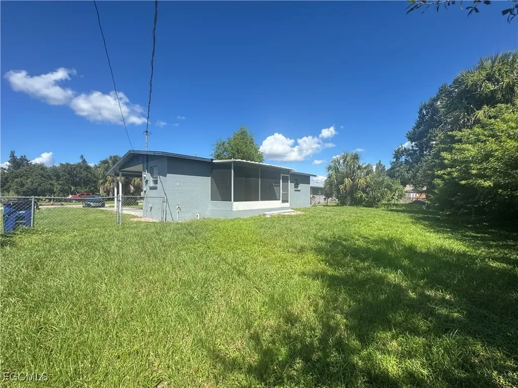 4976 Howard Street Fort Myers FL 33905