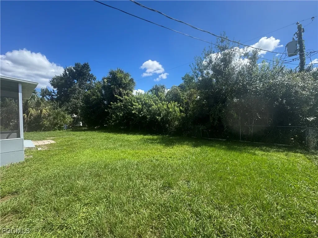 4976 Howard Street Fort Myers FL 33905