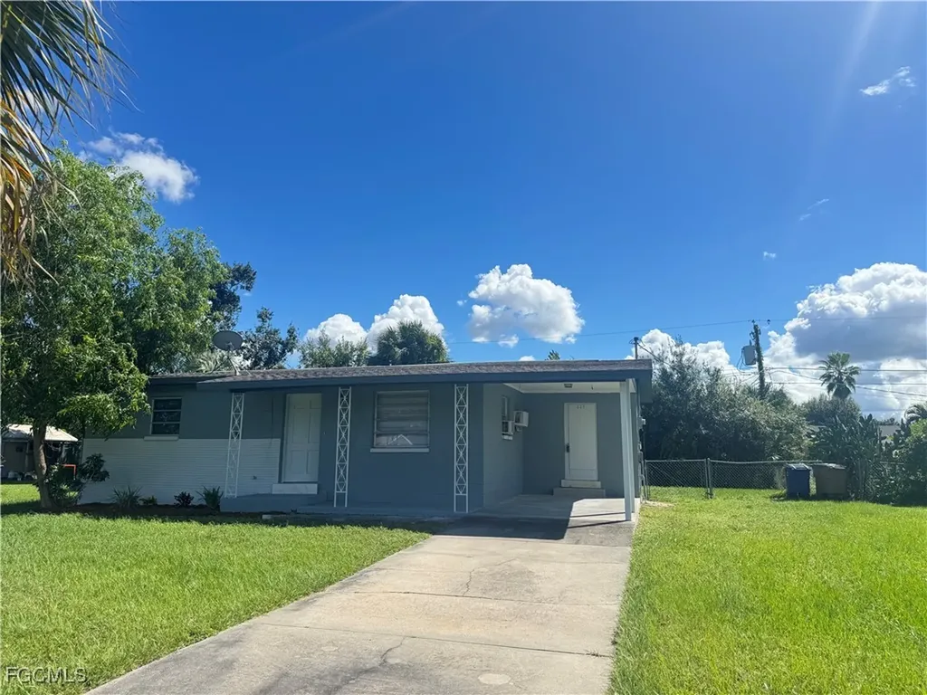 4976 Howard Street Fort Myers FL 33905