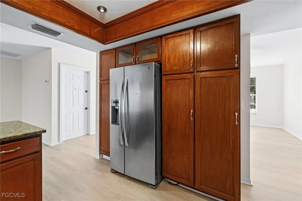 906 SW 7th Court Cape Coral FL 33991