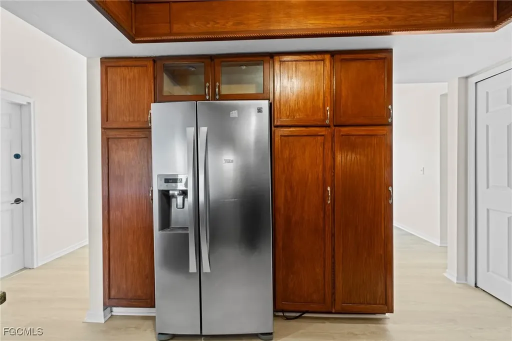 906 SW 7th Court Cape Coral FL 33991