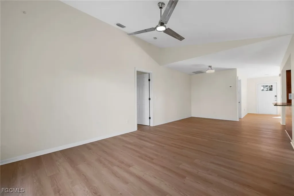 906 SW 7th Court Cape Coral FL 33991