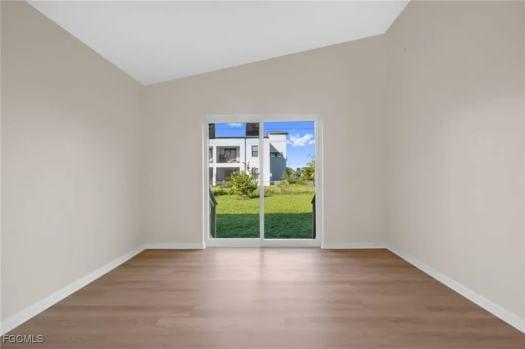 906 SW 7th Court Cape Coral FL 33991