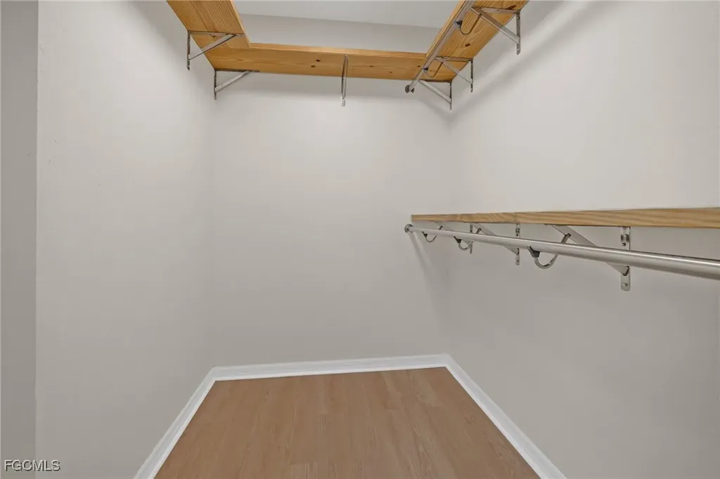 906 SW 7th Court Cape Coral FL 33991