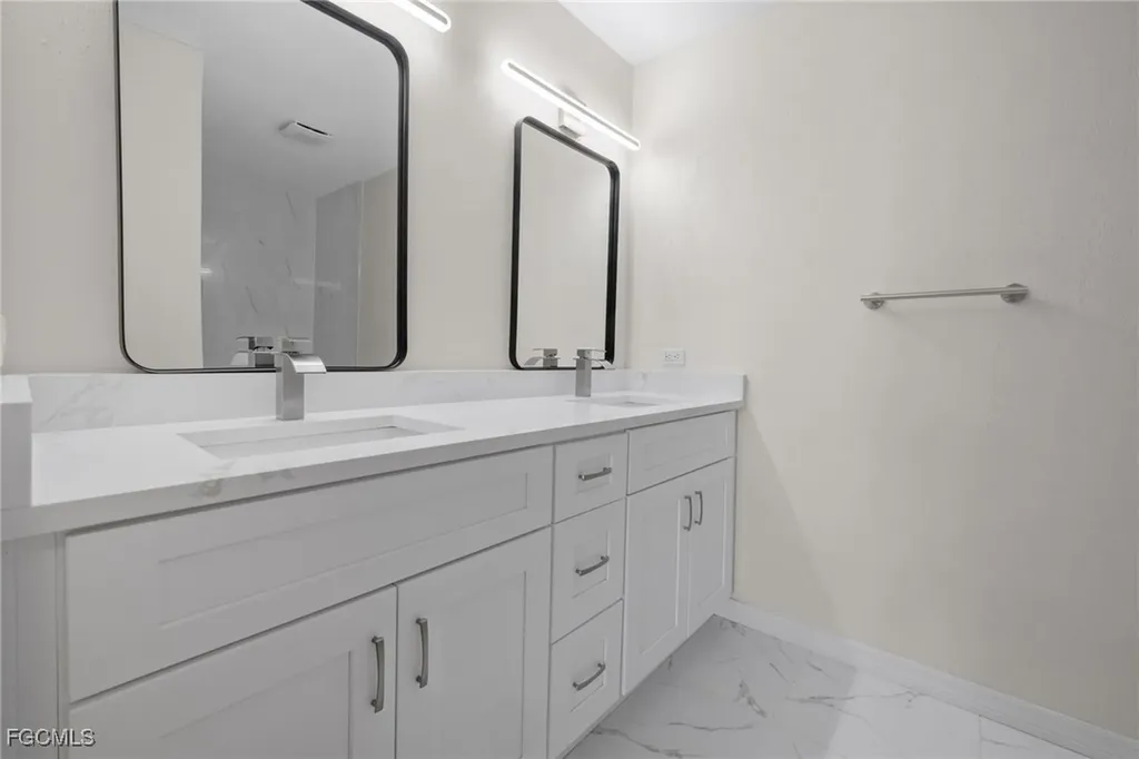 906 SW 7th Court Cape Coral FL 33991