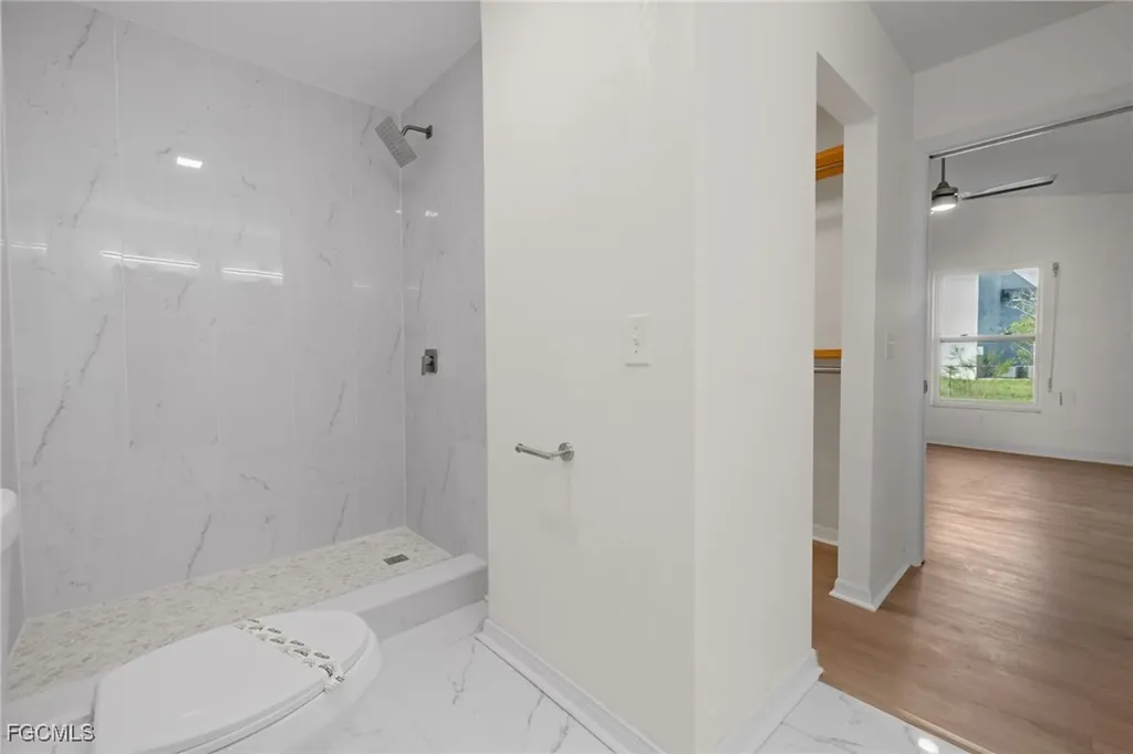 906 SW 7th Court Cape Coral FL 33991