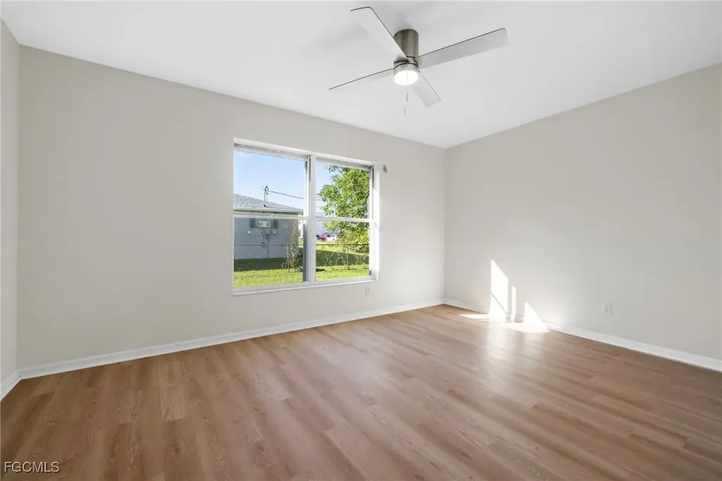 906 SW 7th Court Cape Coral FL 33991