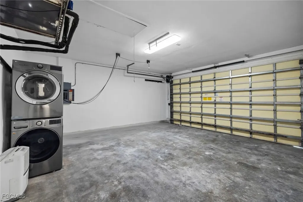 906 SW 7th Court Cape Coral FL 33991