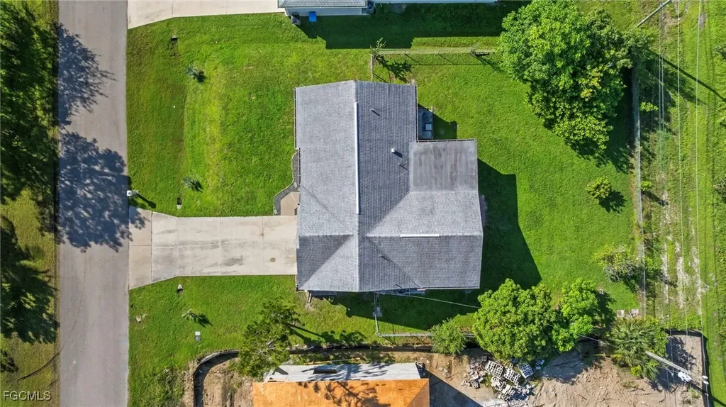 906 SW 7th Court Cape Coral FL 33991