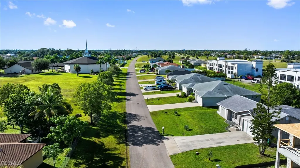906 SW 7th Court Cape Coral FL 33991
