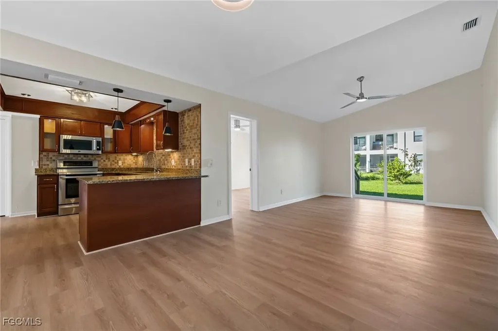 906 SW 7th Court Cape Coral FL 33991