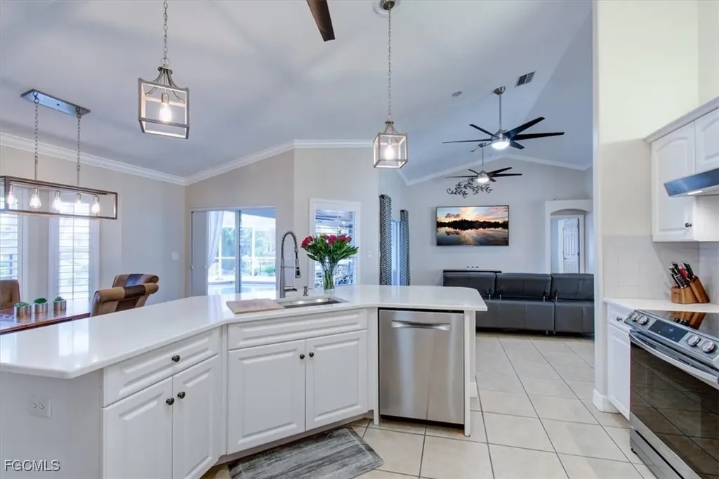 309 SE 28th Terrace Cape Coral FL 33904