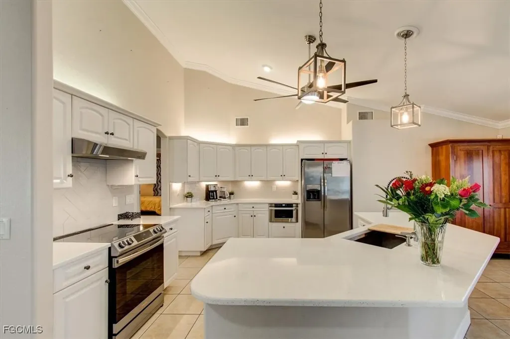 309 SE 28th Terrace Cape Coral FL 33904