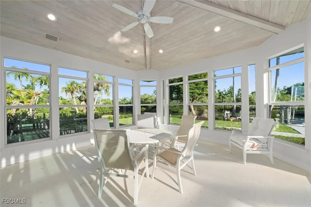 924 Kings Crown Drive Sanibel FL 33957