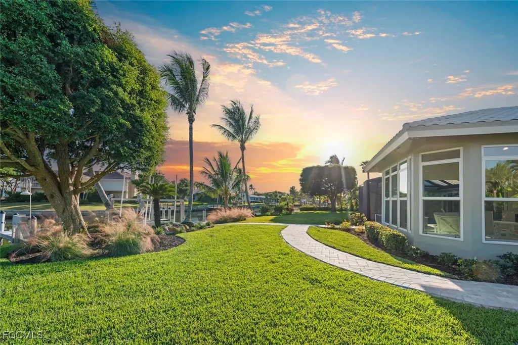 924 Kings Crown Drive Sanibel FL 33957