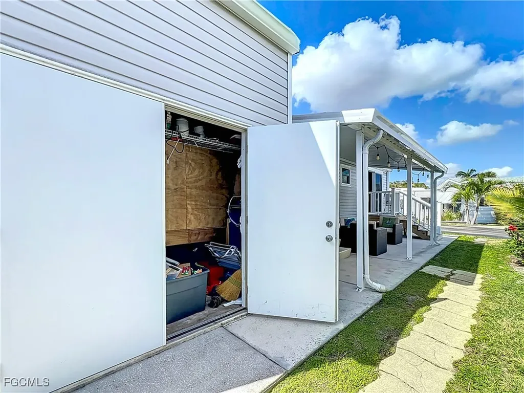 11561 Blue Warbler Drive Fort Myers FL 33908