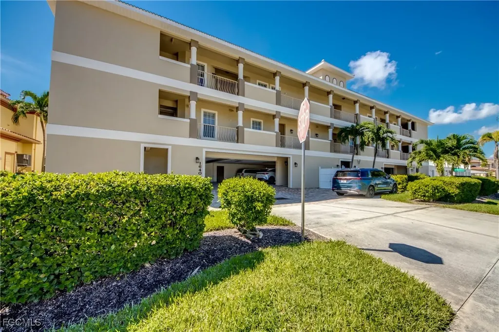 1640 Beach Parkway Cape Coral FL 33904