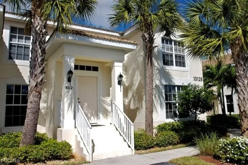 10128 Colonial Country Club Boulevard Fort Myers FL 33913