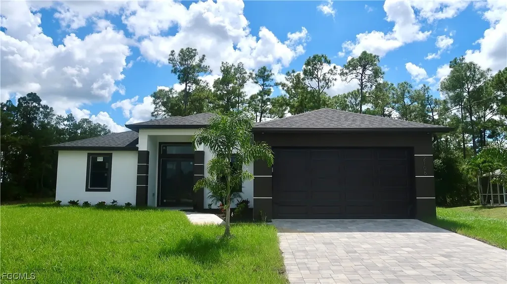 2106 E 13th Street Lehigh Acres FL 33972