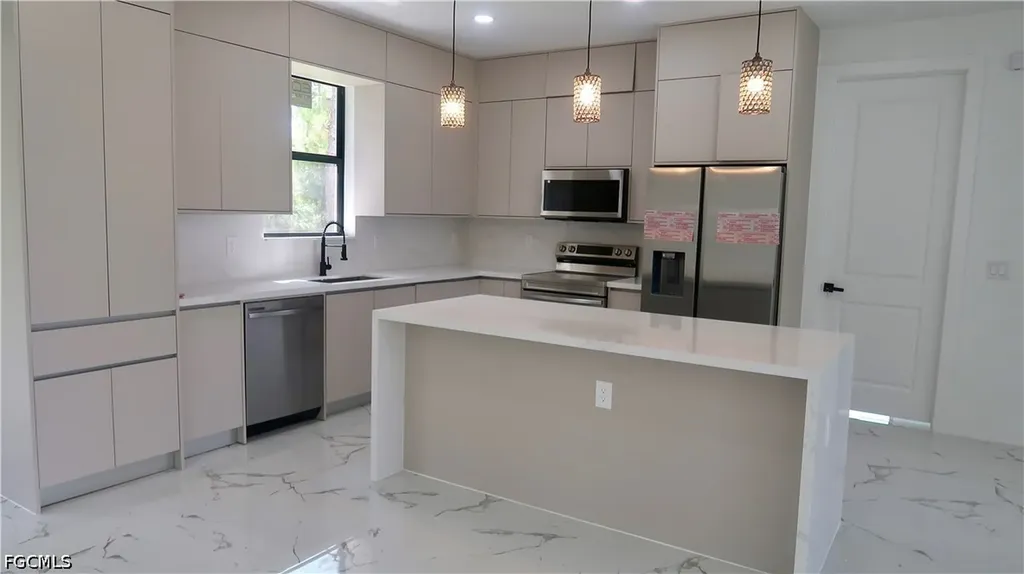 2106 E 13th Street Lehigh Acres FL 33972