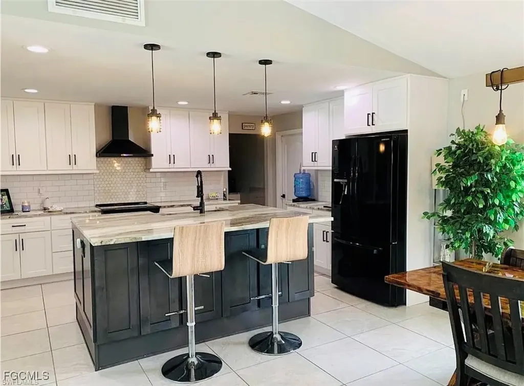 3010 NE 1st Avenue Cape Coral FL 33909