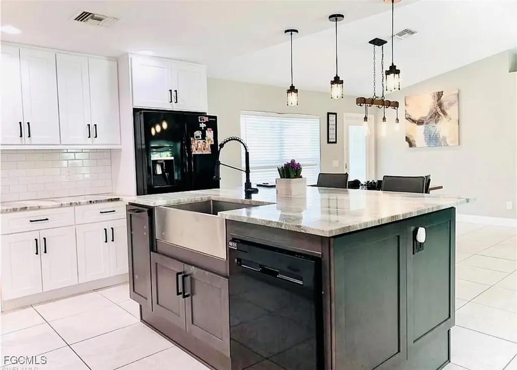 3010 NE 1st Avenue Cape Coral FL 33909