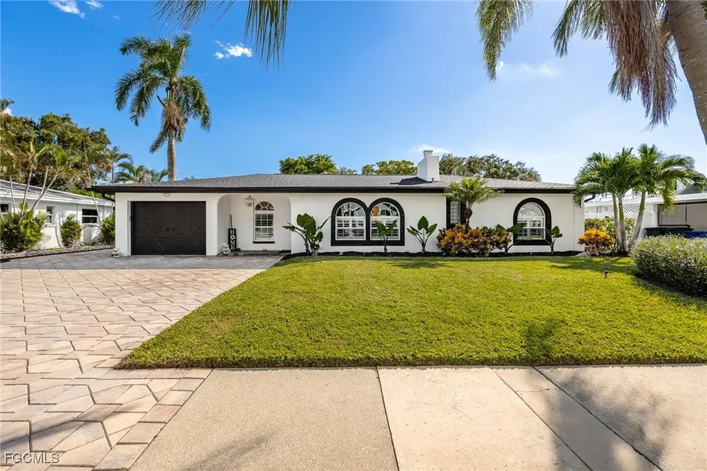 8327 Riviera Avenue Fort Myers FL 33919