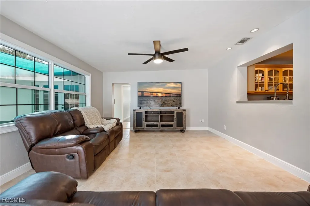 8327 Riviera Avenue Fort Myers FL 33919