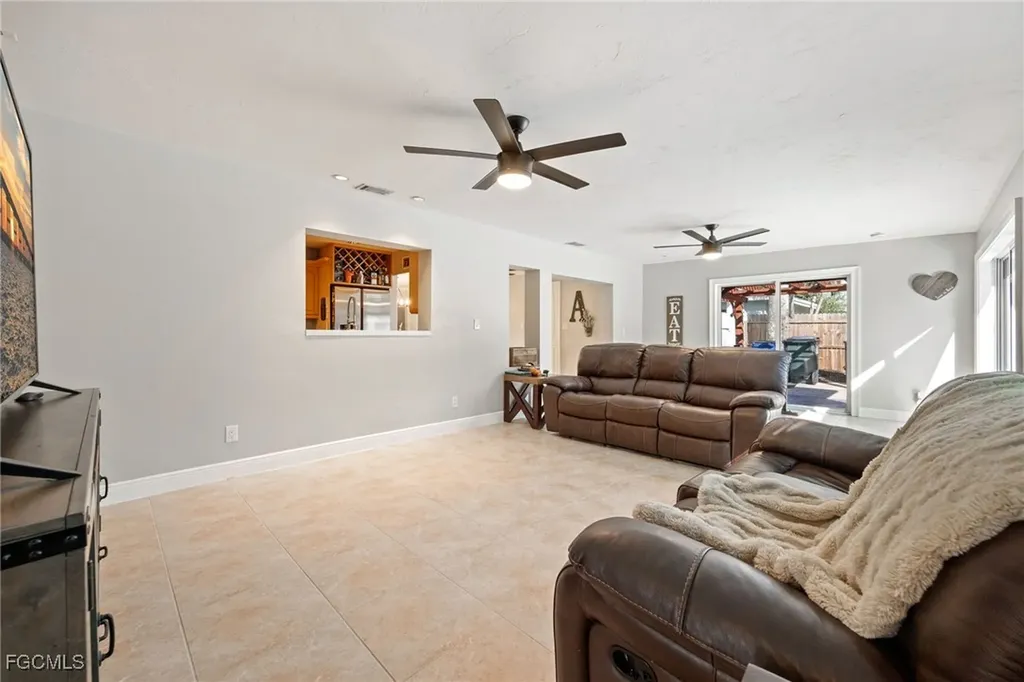 8327 Riviera Avenue Fort Myers FL 33919