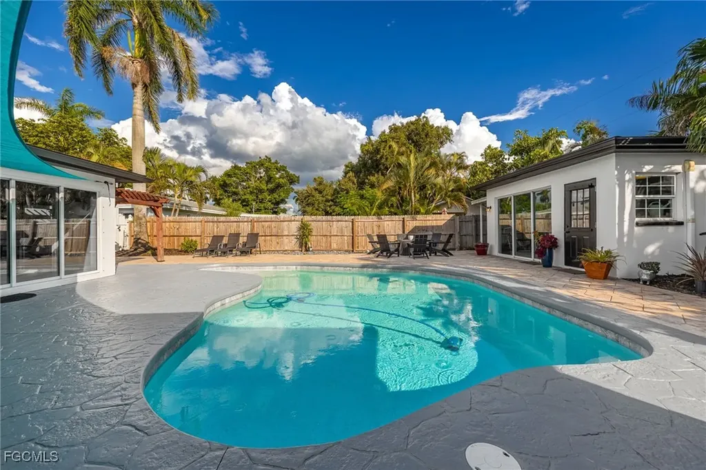 8327 Riviera Avenue Fort Myers FL 33919