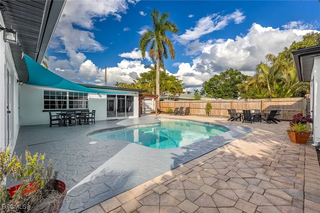 8327 Riviera Avenue Fort Myers FL 33919