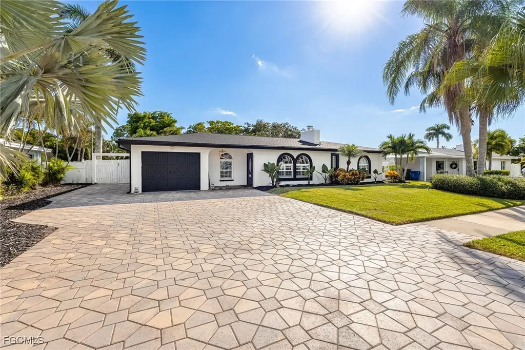 8327 Riviera Avenue Fort Myers FL 33919