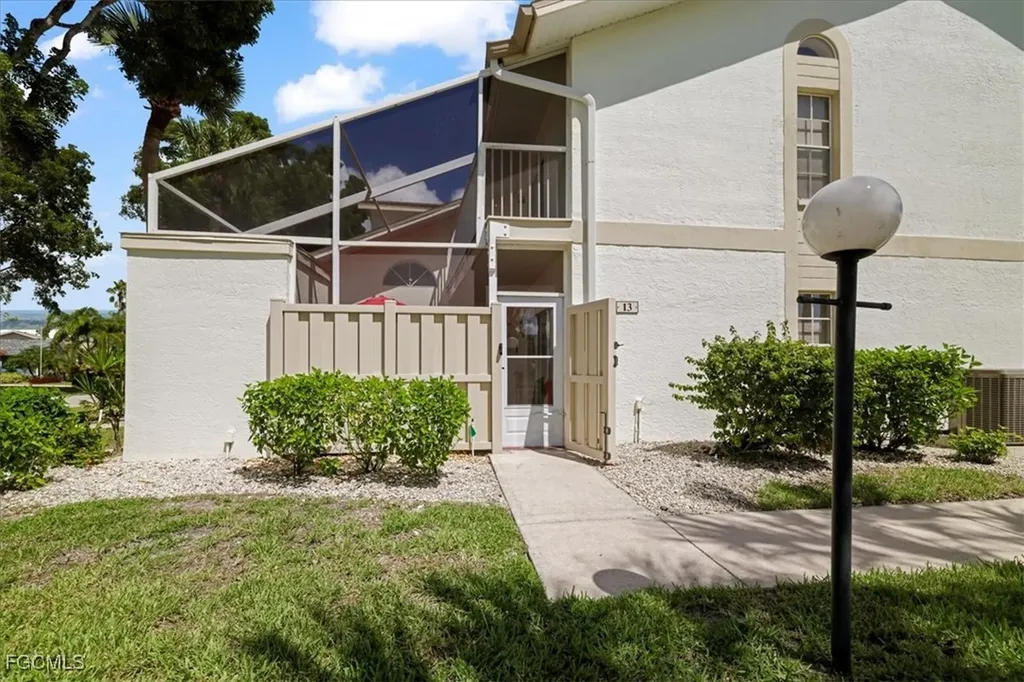 6851 Pentland Way Fort Myers FL 33966