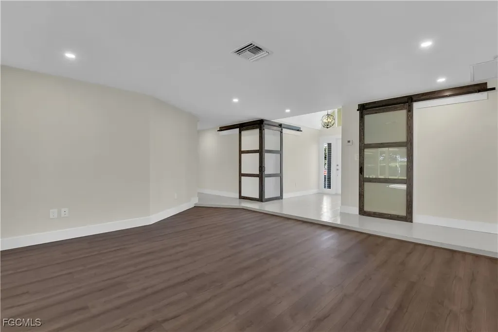 491 Cypress Way E Naples FL 34110