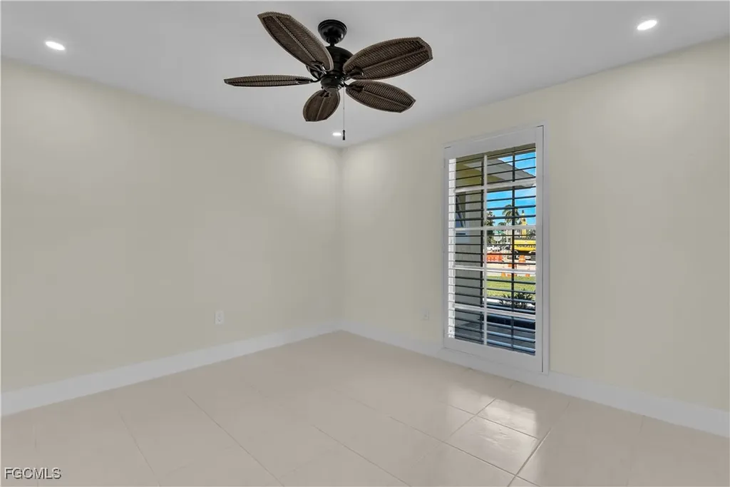 491 Cypress Way E Naples FL 34110