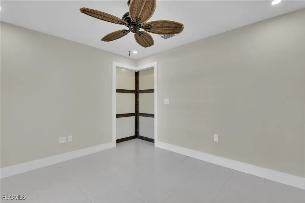 491 Cypress Way E Naples FL 34110