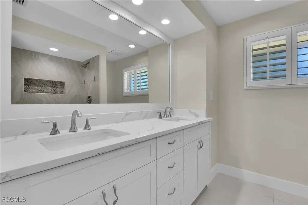 491 Cypress Way E Naples FL 34110