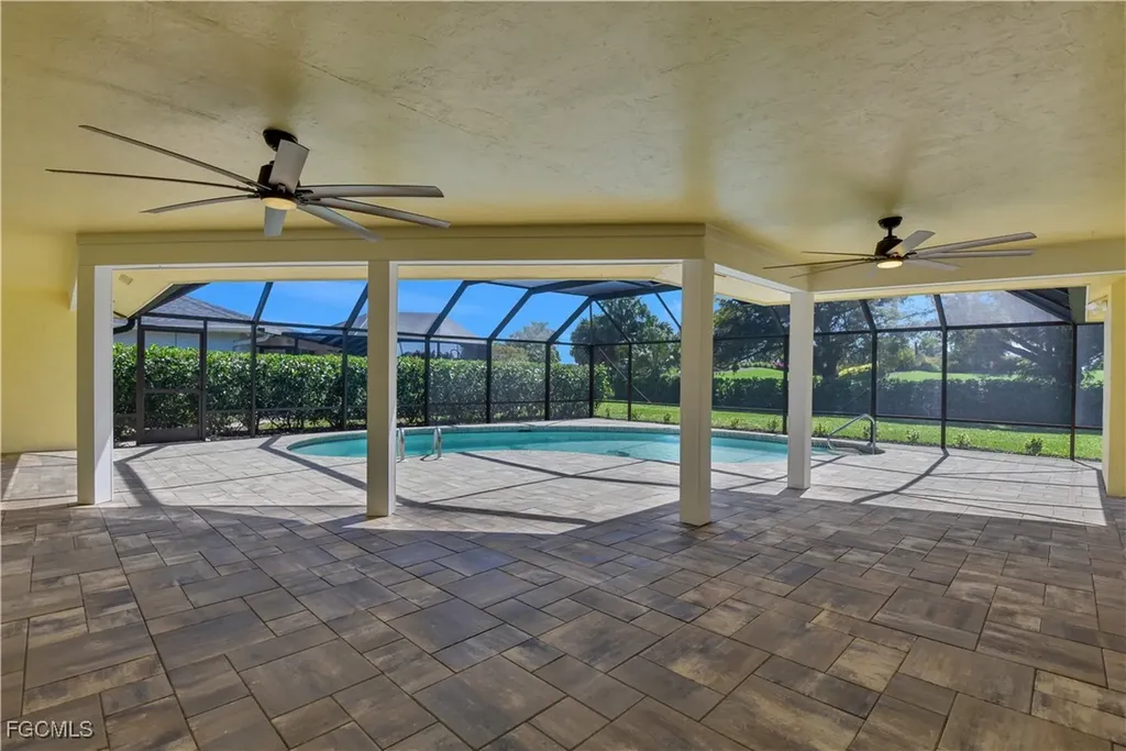491 Cypress Way E Naples FL 34110