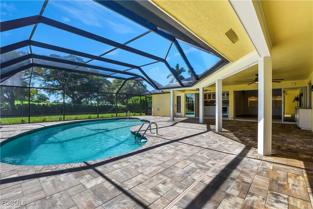 491 Cypress Way E Naples FL 34110