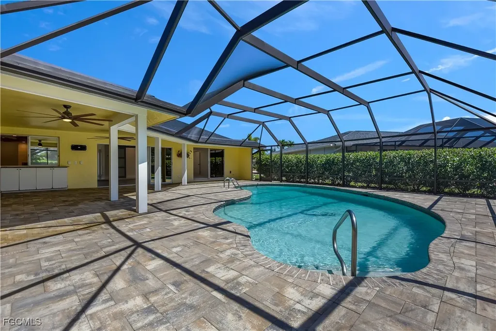 491 Cypress Way E Naples FL 34110