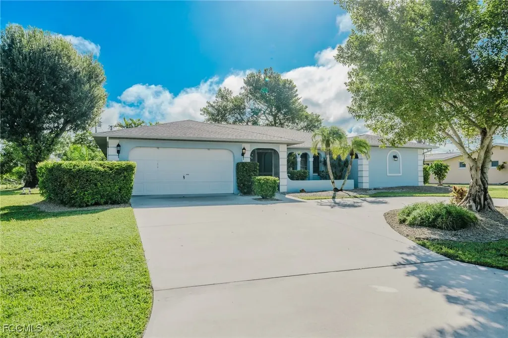 4015 SE 9th Court Cape Coral FL 33904