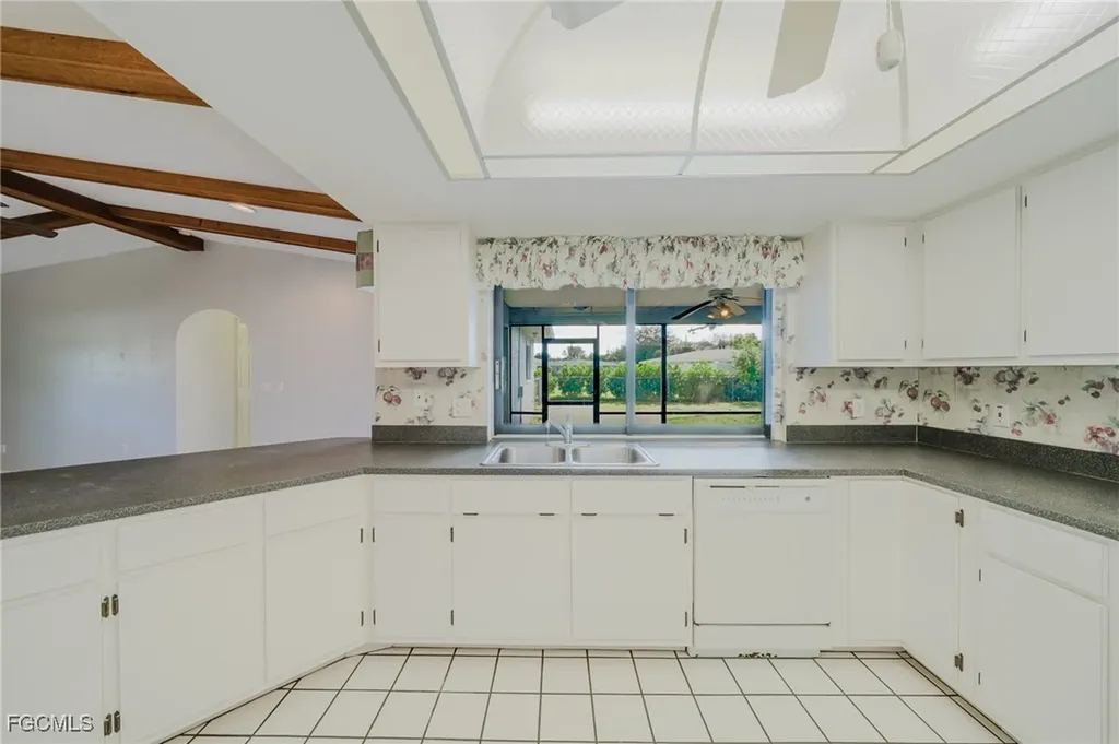 4015 SE 9th Court Cape Coral FL 33904