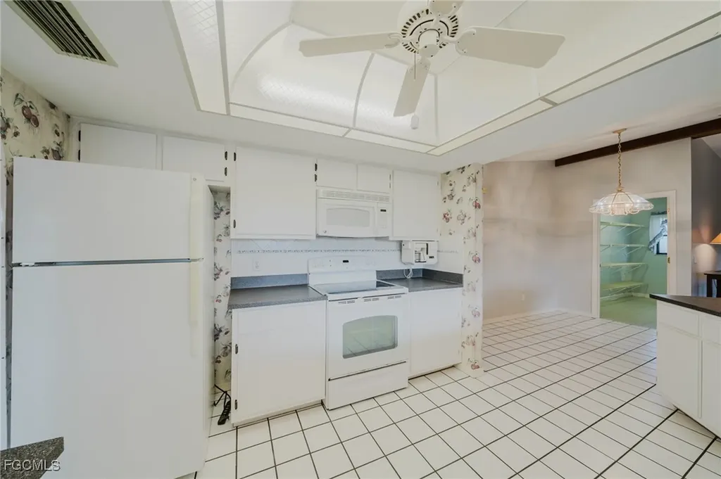 4015 SE 9th Court Cape Coral FL 33904