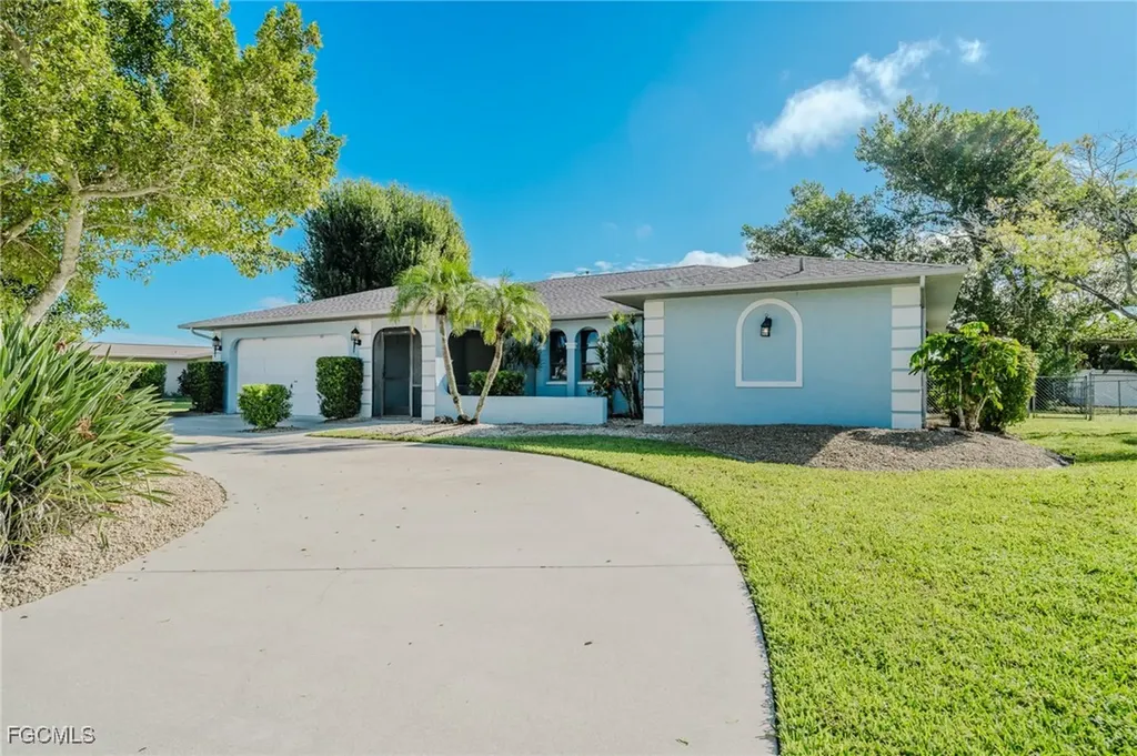 4015 SE 9th Court Cape Coral FL 33904