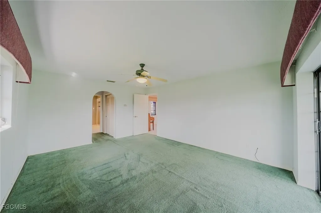 4015 SE 9th Court Cape Coral FL 33904