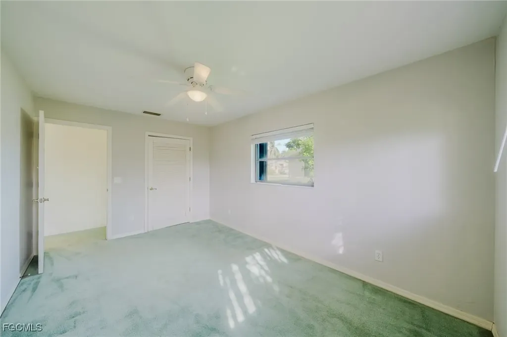 4015 SE 9th Court Cape Coral FL 33904