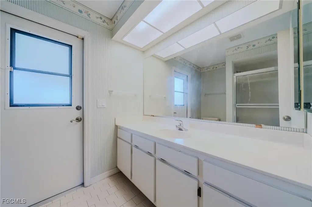 4015 SE 9th Court Cape Coral FL 33904