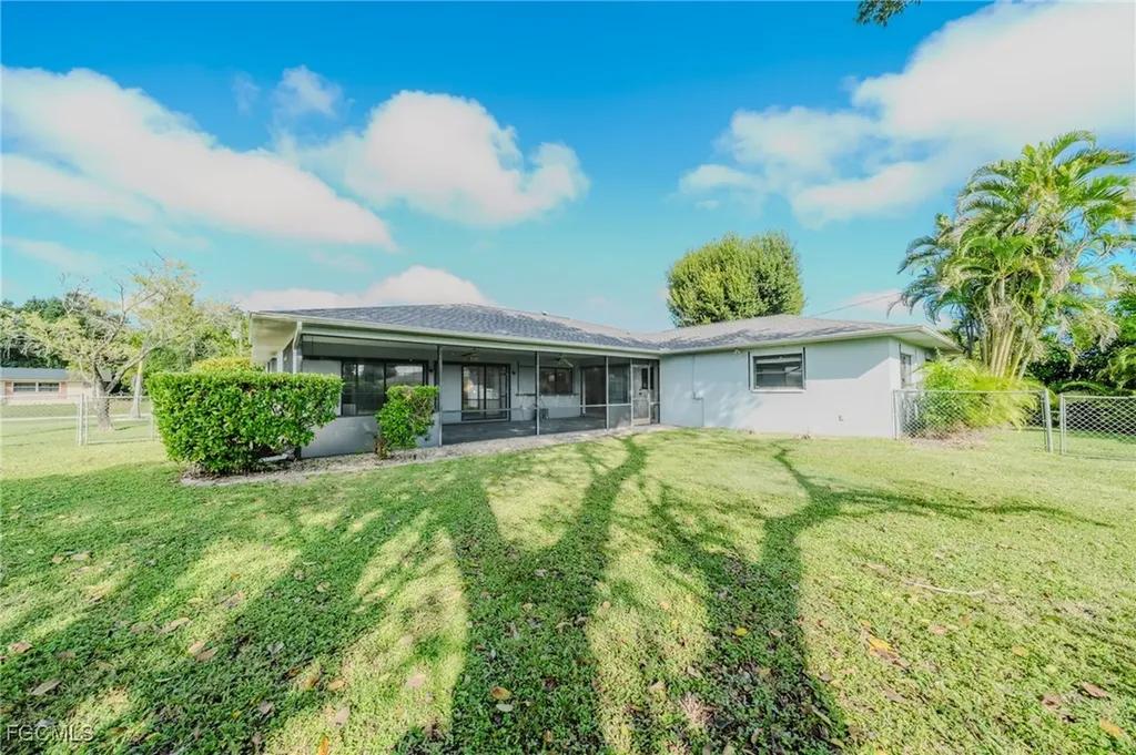 4015 SE 9th Court Cape Coral FL 33904