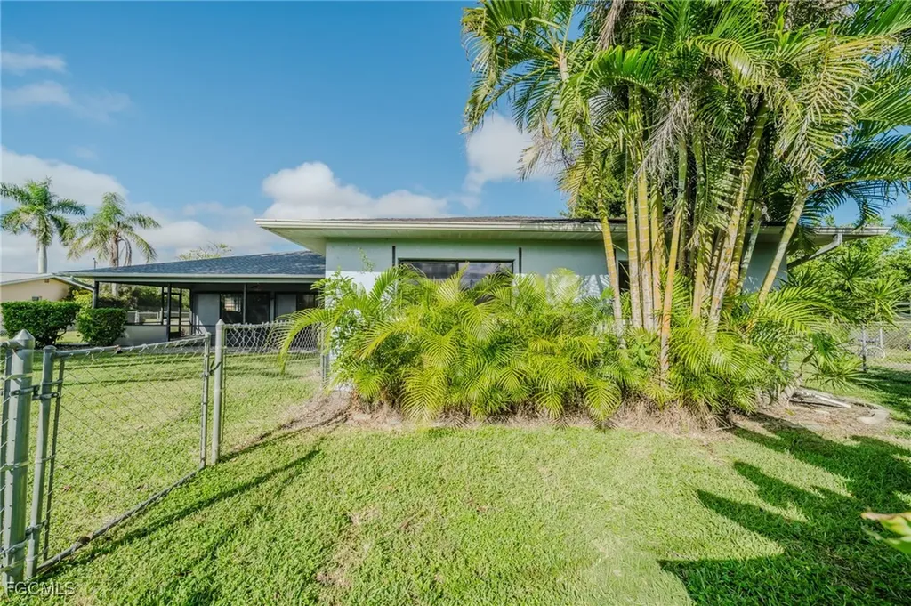 4015 SE 9th Court Cape Coral FL 33904